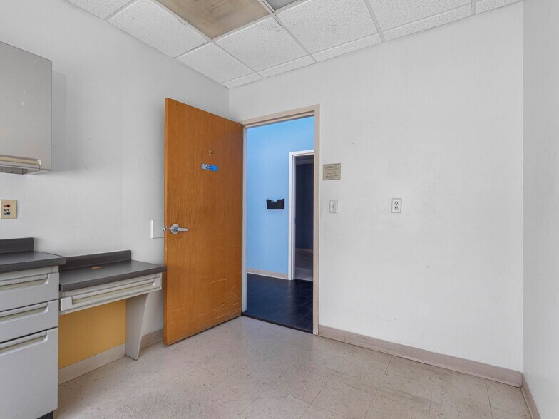 More Photos Of , Tampa Office For Sale