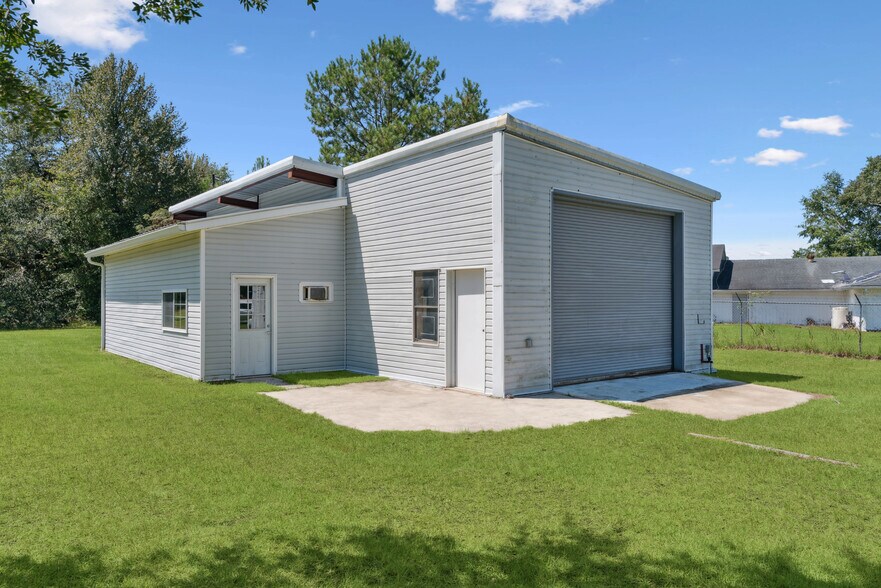 More Photos Of 26754 US-82, Waynesville Light Distribution For Sale