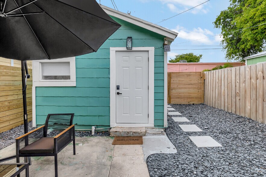 More Photos Of 517 S J St, Lake Worth Beach Apartments For Sale