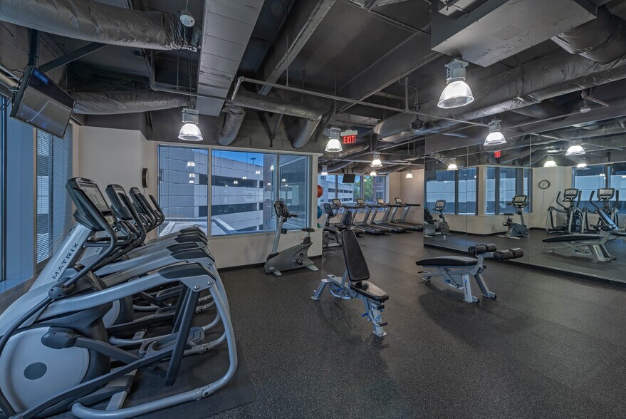 More Photos Of 13131 Dairy Ashford Rd, Sugar Land Office For Sale