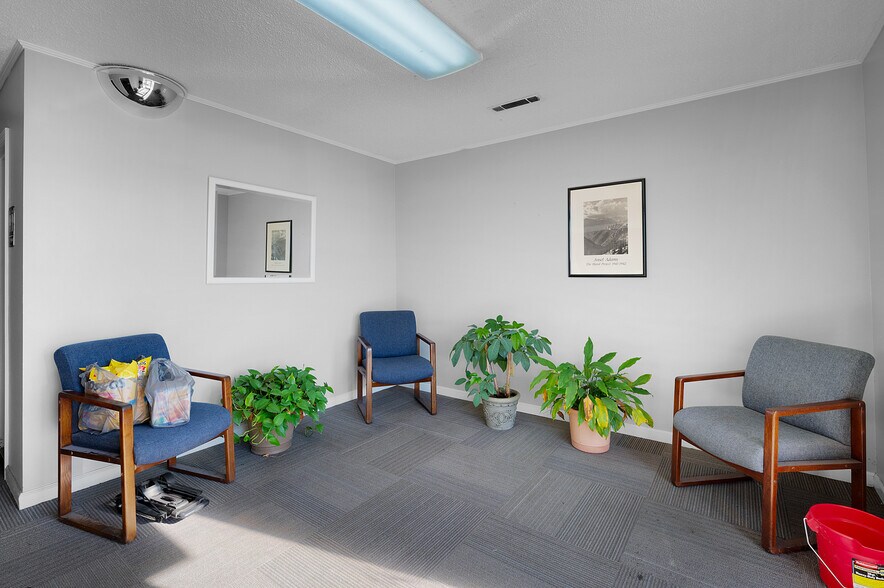 More Photos Of 1849 US-41, Calhoun Warehouse For Sale