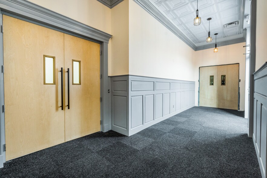 More Photos Of 115 Main St, Seymour General Retail For Sale