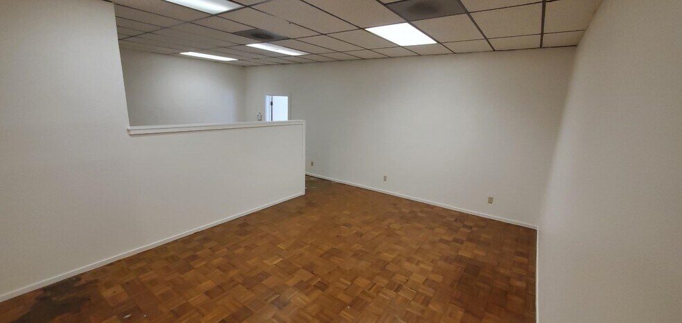 More Photos Of 163 W 11th St, Tracy Office For Lease