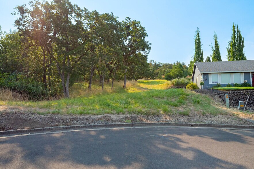 More Photos Of 1219 Junker, Roseburg Land For Sale