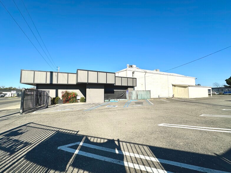 More Photos Of 4979 Olivehurst Ave, Olivehurst General Retail For Sale
