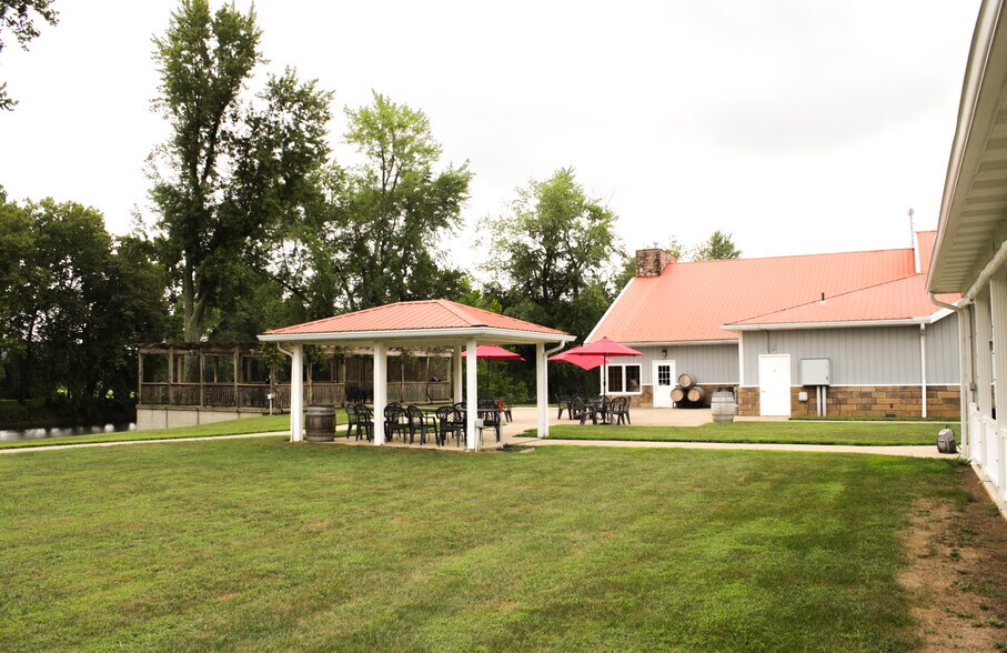 More Photos Of 56183 Co Road 143, West Lafayette Restaurant For Sale