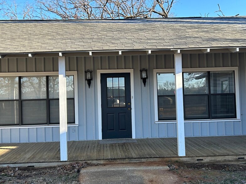 More Photos Of 2003 E US Highway 84, Palestine Office For Sale