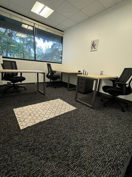 More Photos Of 15450 New Barn Rd, Miami Lakes Coworking Space