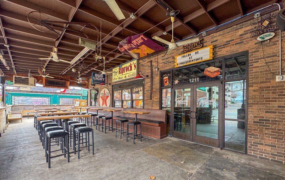 More Photos Of 1211 W Hickory St, Denton Bar For Lease
