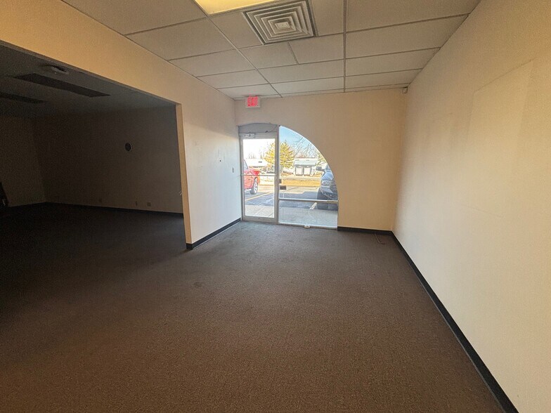More Photos Of 5121-5125 Executive Blvd, Fort Wayne Warehouse For Lease