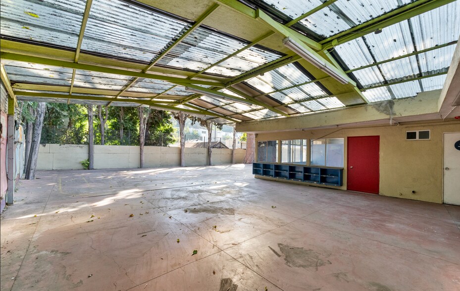 More Photos Of 2124-2132 Hyperion Ave, Los Angeles Daycare Center For Sale