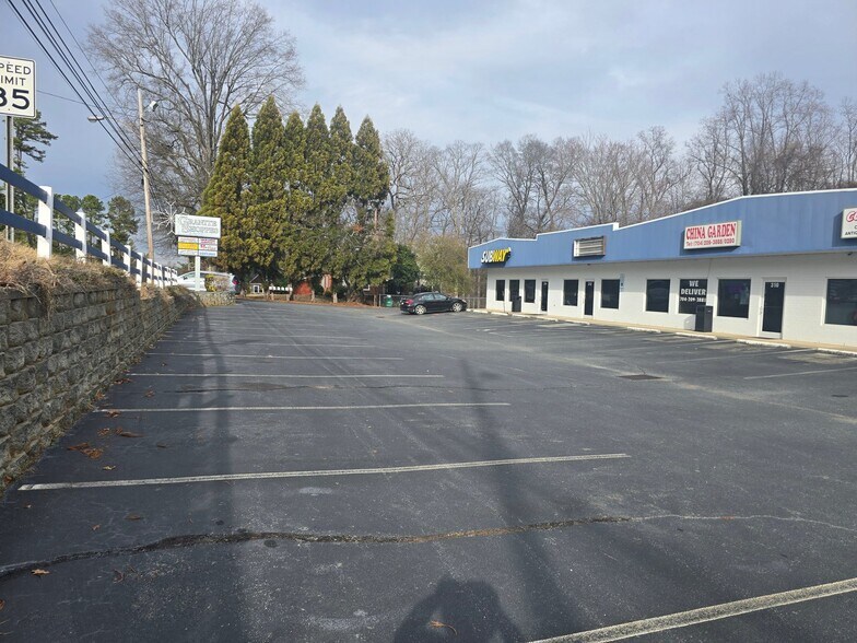 More Photos Of 304-314 N Salisbury Ave, Granite Quarry Storefront For Sale