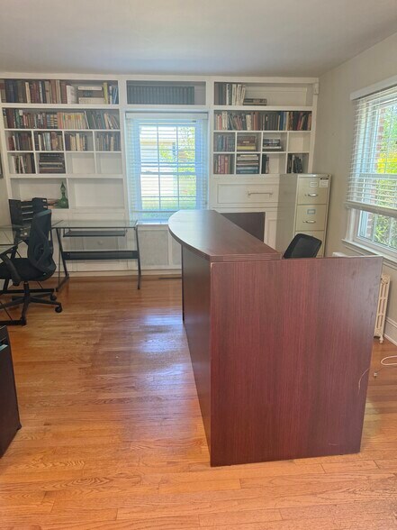 More Photos Of 156 N Ocean Ave, Patchogue Office For Sale