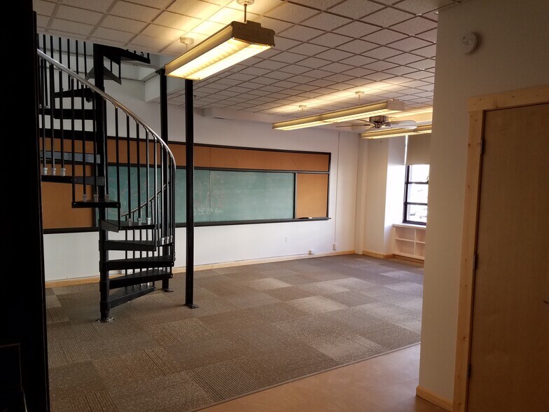 More Photos Of 735 SW Jackson St, Topeka Apartments For Sale