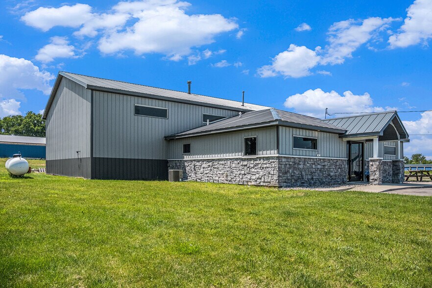 More Photos Of 9486 S Meridian Rd, Clarklake Light Manufacturing For Sale