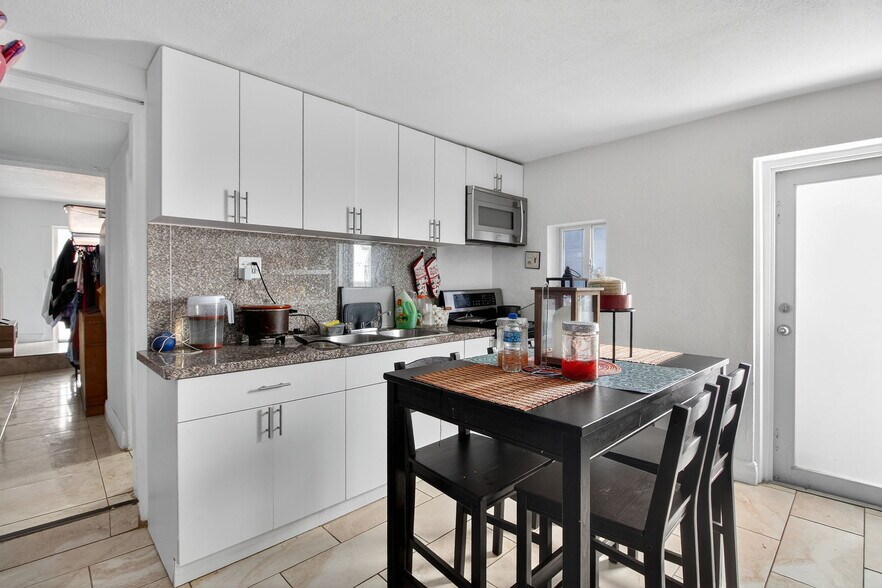 More Photos Of 1680 NW 22nd Ct, Miami Multifamily For Sale