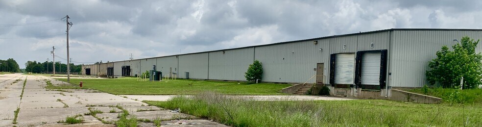More Photos Of 5725 Howard Bush Dr, Neosho Distribution For Lease