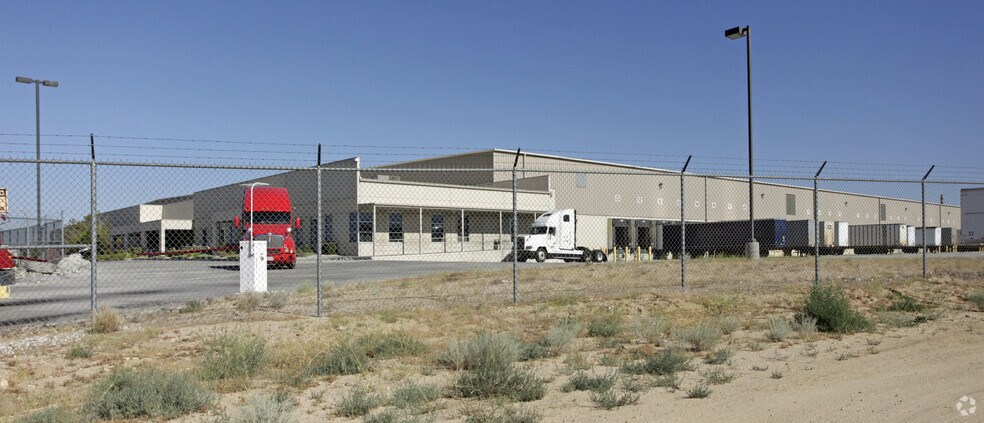 More Photos Of 17477 Nisqualli Rd, Victorville Distribution For Lease