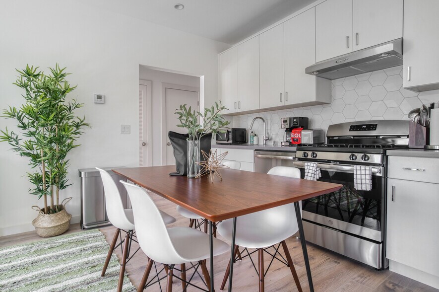 More Photos Of 1668 Washington St, San Francisco Apartments For Sale