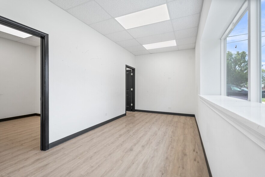 More Photos Of 8019 Monticello Ave, Skokie Industrial For Sale