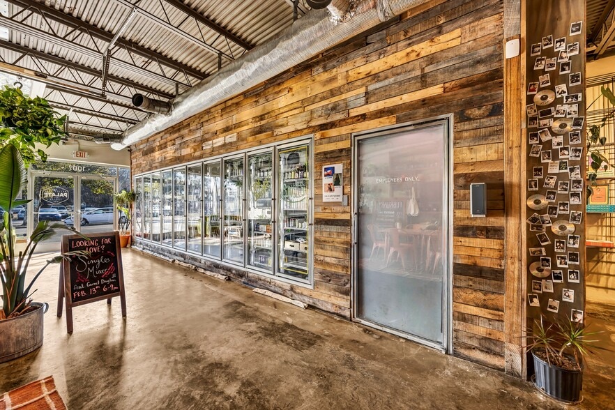 More Photos Of 1007 N 4th St, Wilmington Storefront For Lease