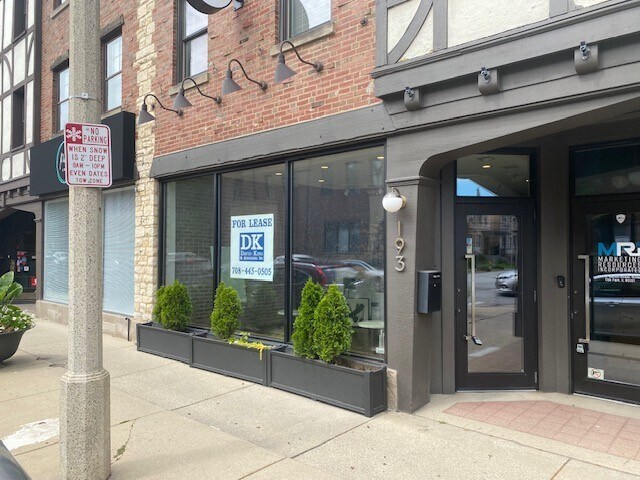 More Photos Of 193 N Marion St, Oak Park Storefront Retail Office For Lease