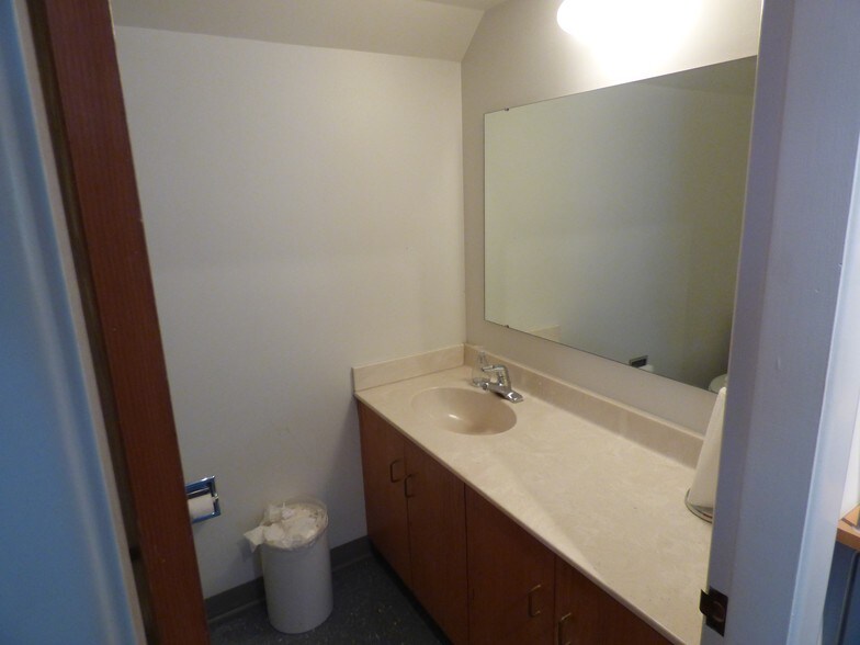 More Photos Of 4501-4509 Laclede Ave, Saint Louis Office For Sale