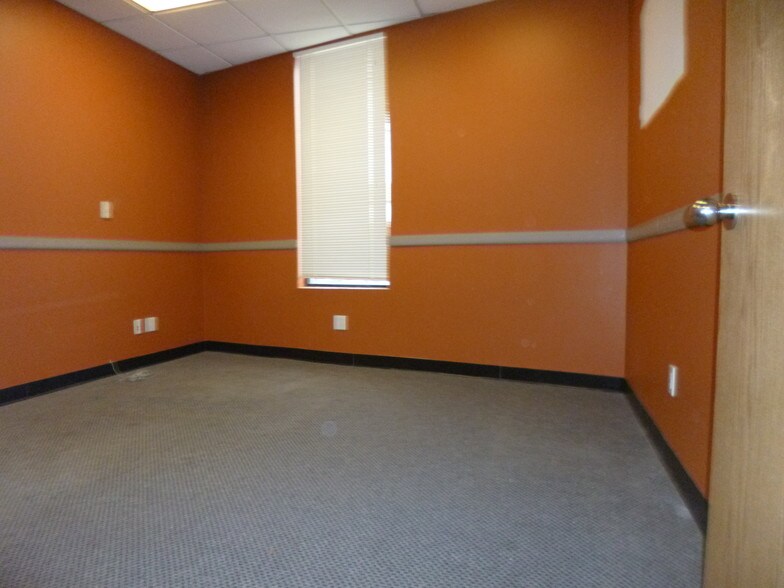 More Photos Of 258 E Meadow Ave, East Meadow Office For Sale