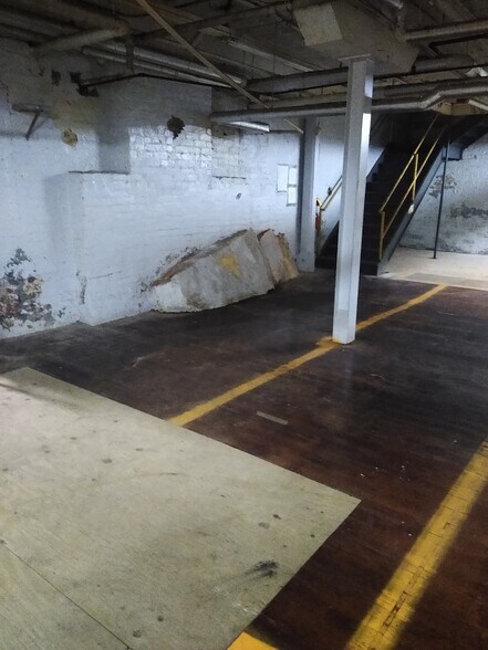 More Photos Of 501 E Naomi St, Randleman Distribution For Sale