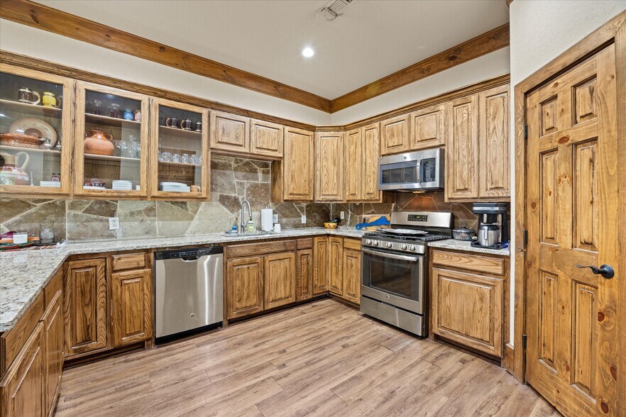 More Photos Of 1904 Floyd Rd, Weatherford Specialty For Sale