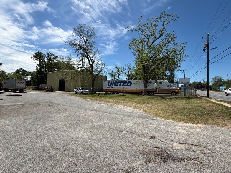 More Photos Of 1009 W Hill Ave, Valdosta Warehouse For Sale