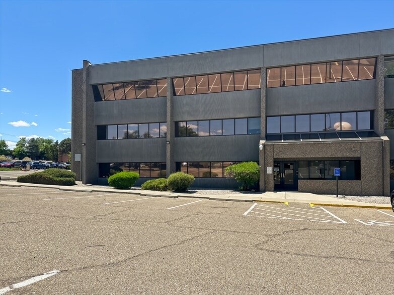 More Photos Of 2340 Alamo Ave SE, Albuquerque Coworking Space
