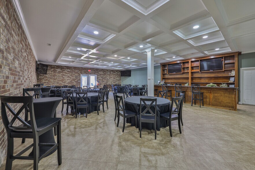 More Photos Of 115 Neal St, Martin General Retail For Sale