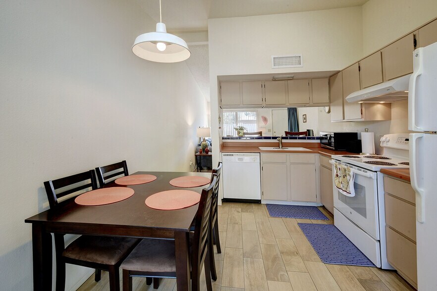 More Photos Of 2770 N Goyette Ave, Tucson Apartments For Sale