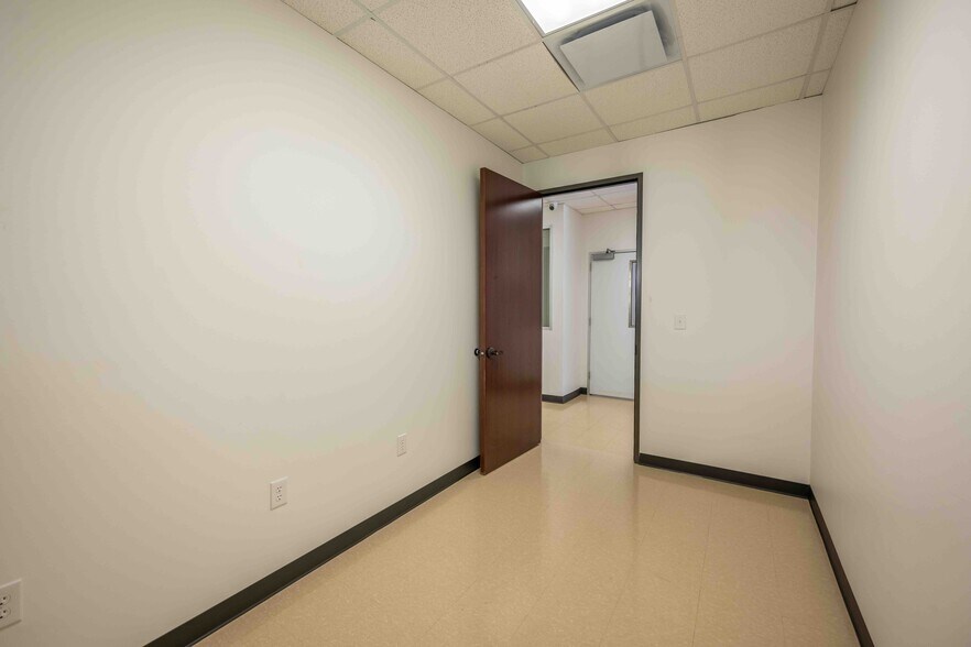 More Photos Of 8721 Highway 6, Missouri City Medical For Lease