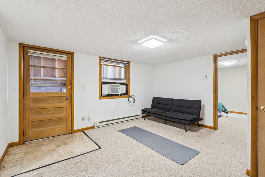 More Photos Of 920 High St, Grinnell Apartments For Sale