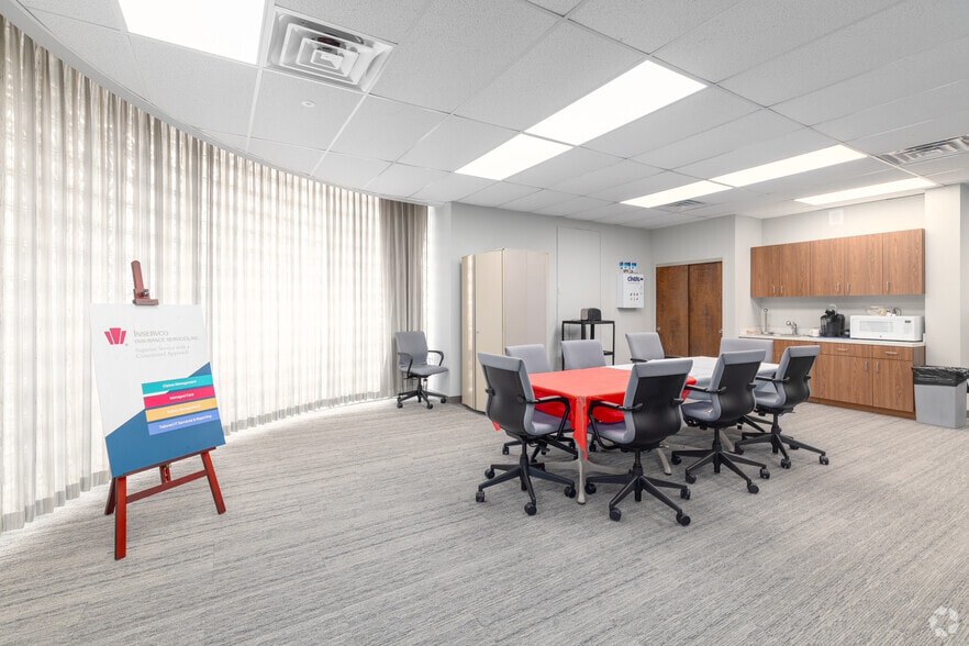 More Photos Of 101 Grovers Mill Rd, Lawrenceville Office For Sale