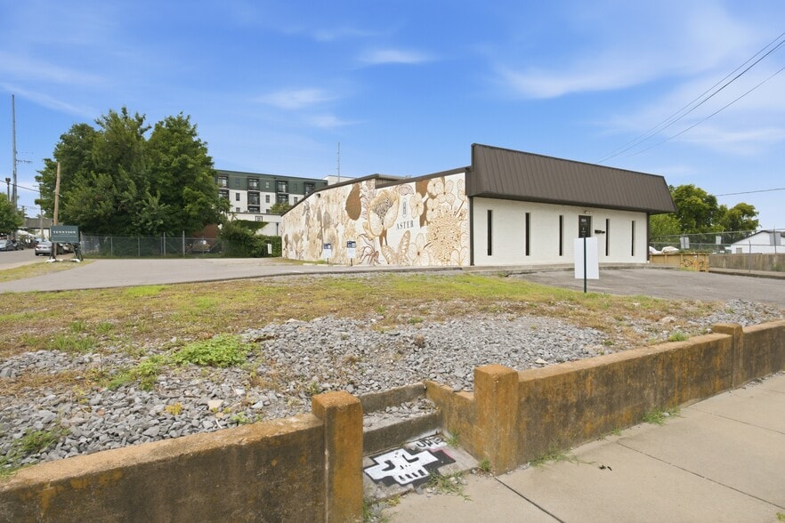 More Photos Of 1403 2nd Ave N, Nashville Warehouse For Lease