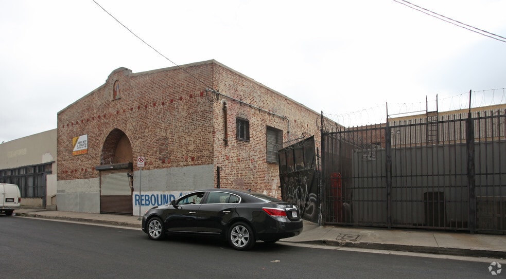 Primary Photo Of 760 Gladys Ave, Los Angeles Warehouse For Lease