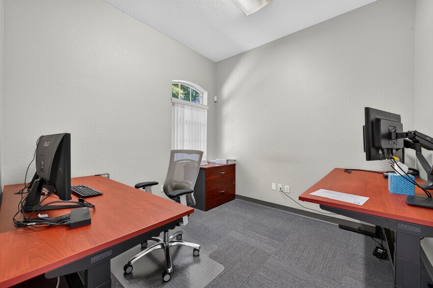 More Photos Of 1275 W Granada Blvd, Ormond Beach Office For Lease