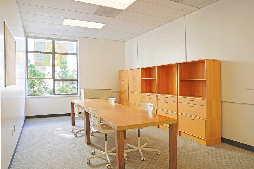 More Photos Of 2095 Rose St, Berkeley Office For Lease