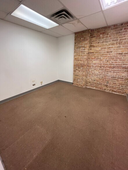 More Photos Of 5000-5014 W Madison St, Chicago Apartments For Lease