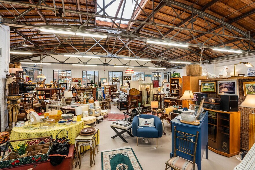 More Photos Of 47 S Main St, Ipswich Storefront Retail Residential For Sale