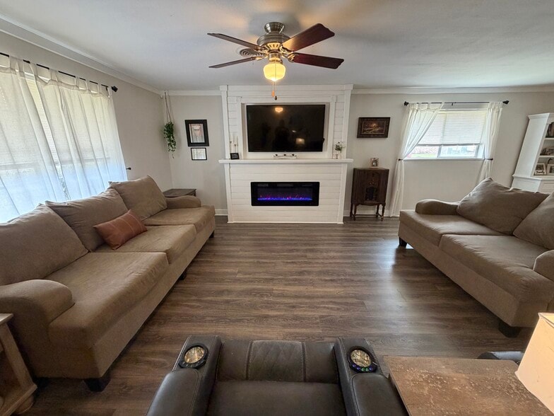 More Photos Of 831 FM 2917 Rd, Alvin Religious Facility For Sale