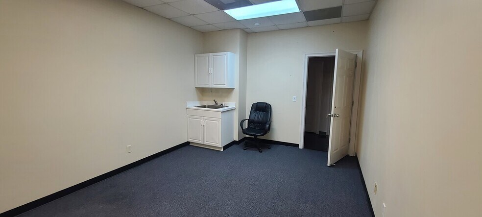 More Photos Of 96-102 Forsman Dr NW, Fort Walton Beach Office For Lease
