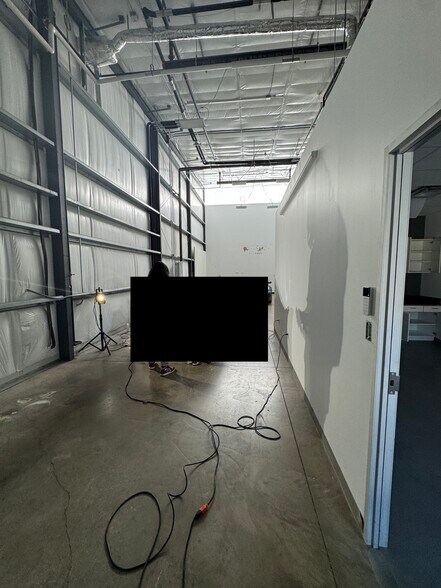 More Photos Of 2500 S Hwy 183, Austin Light Distribution For Lease