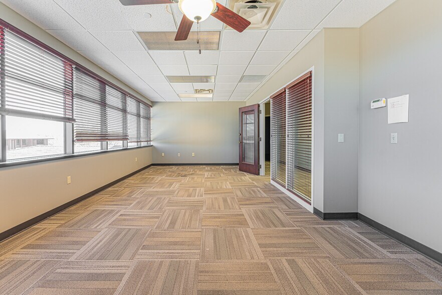 Primary Photo Of 3550 W Robinson St, Norman Bank For Lease