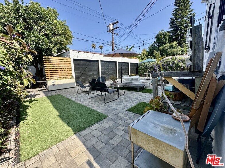 More Photos Of 337 N Spaulding Ave, Los Angeles Apartments For Sale