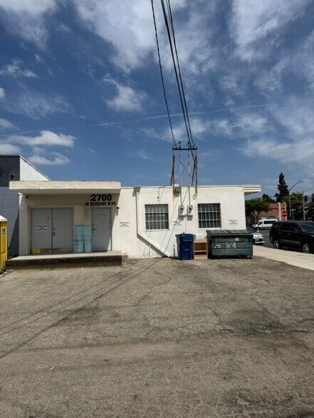 More Photos Of 2700 W Burbank Blvd, Burbank Storefront For Lease