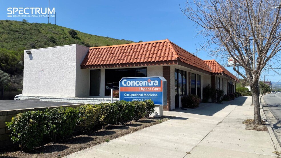 More Photos Of 22840 Soledad Canyon Rd, Santa Clarita Medical For Lease